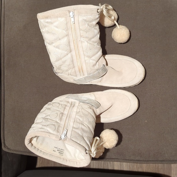 Coach Women's White Boots, size 7.5 - Picture 12 of 16